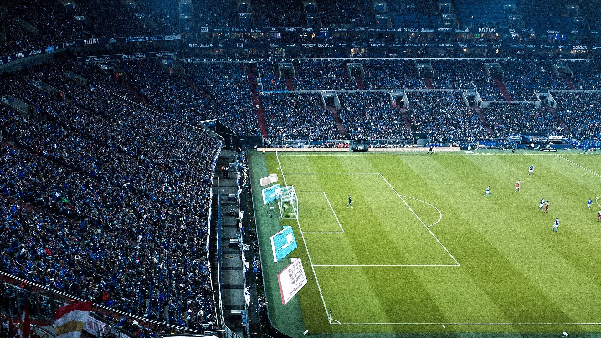 CBA赛场展现体育精神 球员赛后互致敬意,cba的标语